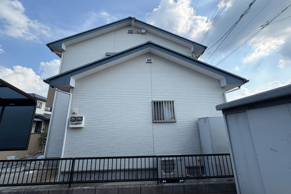 佐賀県武雄市の外壁洗浄専門店キョーサイ洗浄王武雄店の施工事例CASE03。洗浄後の住宅外壁のアフター写真